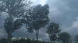 Averse, grindină şi intensificări de vânt în toată ţara