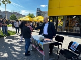 Cristian Popescu Piedone   dezbatere în mijlocul bucureștenilor. Contracandidații Nicușor și  Firea  au dat bir cu fugiții