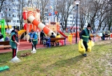 De dimineaţă până seara  Lucrări la tot pasul prin sectorul 4 efectuate de TOTUL VERDE