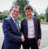 Nicușor Dan record de semnături pe liste electorale   După Lasconi și Ciucă, primarul a semnat și pentru Orban 