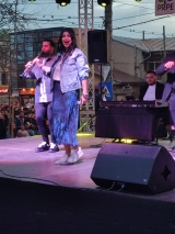 partida-romilor-pro-europa-a-organizat-in-piata-ferentari-un-concert-caritabil-pentru-refugiatii-romi-ucraineni-i-familiile-nevoia-e-din-sectorul-5-50505-4.jpg