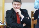  Primarul Coman din Fălticeni, samsar de terenuri  stă abuziv  într-o locuință socială