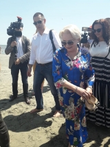 Premierul Dancila ,Teodorovici și Fifor au intrat la apa