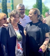 www.ziarulatak.ro Alteţa sa, Dana Varga Rozaliiia, romă şi nu prea  Vorbeşti de muncă, puşchea pe limbă