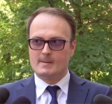  Cumpănașu criza de isterie pe Facebook  după ce românii au început să golească magazinele : 'Băăă, lăsațiiii făina în magazin!'
