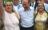 Rudele lui Bercea Mondialul   discriminează romii.Băsescu se leapădă de neamuri