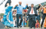 După ce ia pupat in cur pe romi : Băsescu  le spune ţigani.  A declarat  că această minoritate a făcut o imagine deplorabilă poporului român