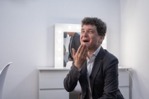  Face pe prostul ,dar nu este prost   Nicușor Dan și  tunurile financiare