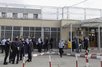 politi-tii-din-penitenciare-blocheaza-activitatea-51872-1.jpg