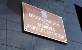 protest-spontan-la-cnsas-angajatii-sunt-nemultumiti-51980-1.jpg