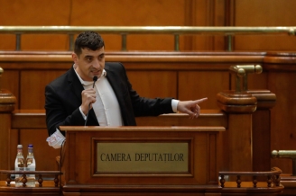 scandal-in-parlament-parlamentarii-aur-in-frunte-cu-george-simion-cer-demisia-conducerii-asf-51596-1.jpg
