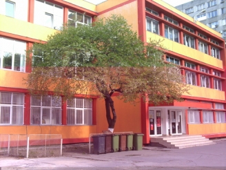 se-demoleaza-un-liceu-de-renume-din-capitala-52101-1.jpg