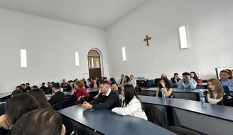 tinerii-romi-incurajati-sa-i-termine-studiile-1.jpg