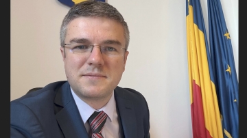 De peste un deceniu, Daniel Cătălin Moțounu Inspector de Stat Șef Adjunct ,taie si spanzură in ograda ISCIR Ministrul Irineu Darău se pare că îl protejează si închide ochii la matrapazlacurile lui                                